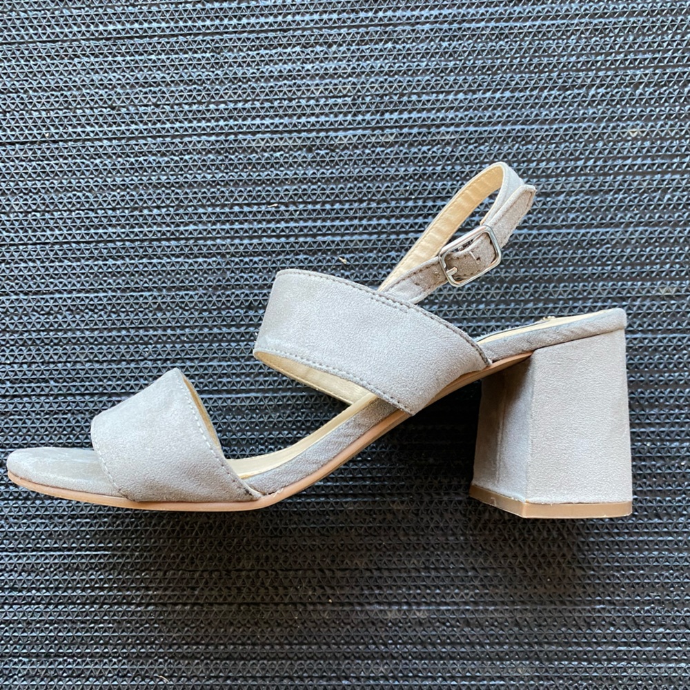 Steve Madden | Size 37 FANN faux suede grey block sandals - Picture 6 of 11